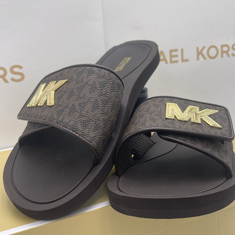 MICHAEL KORS Palmer Signature Logo Slide Sandal
Brown 
NWT - Picture 5 of 16